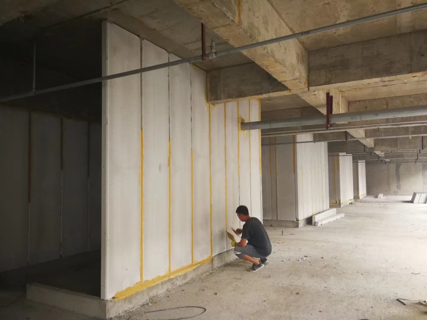 剑川无机发泡轻骨料混凝土隔墙板施工技术性能研究